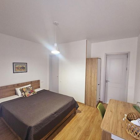Hotel Home Тбилиси Екстериор снимка