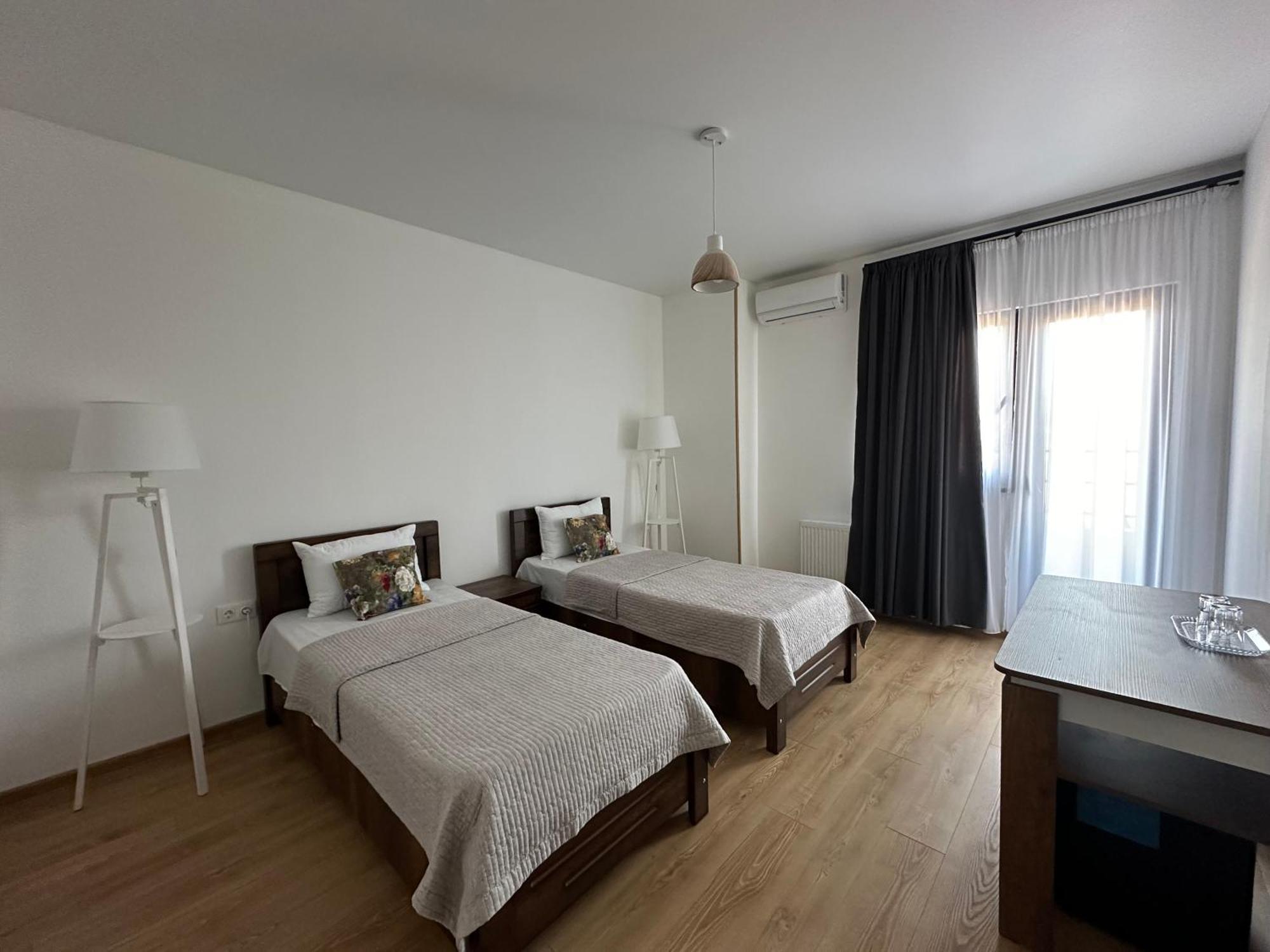 Hotel Home Тбилиси Екстериор снимка