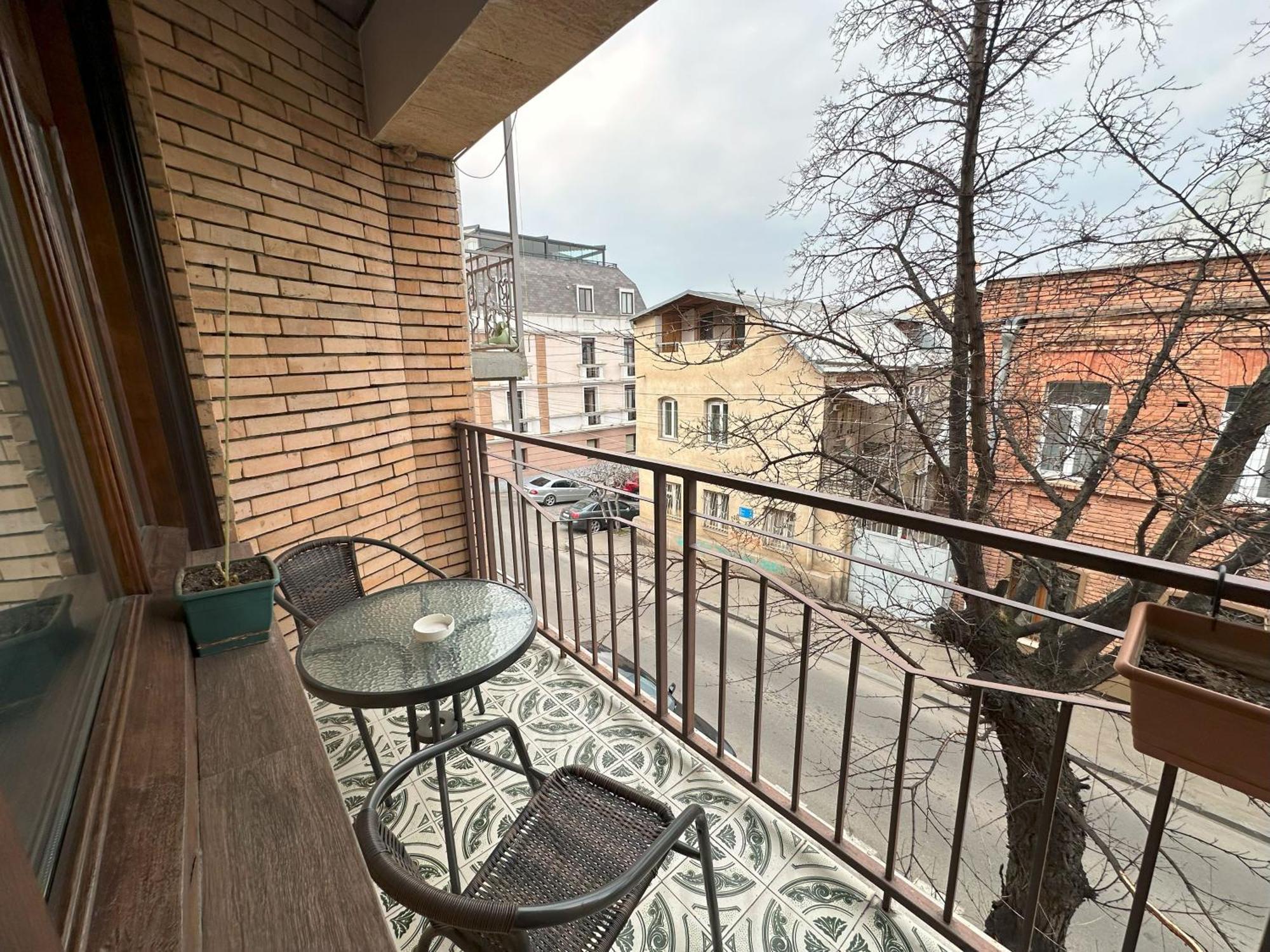 Hotel Home Тбилиси Екстериор снимка