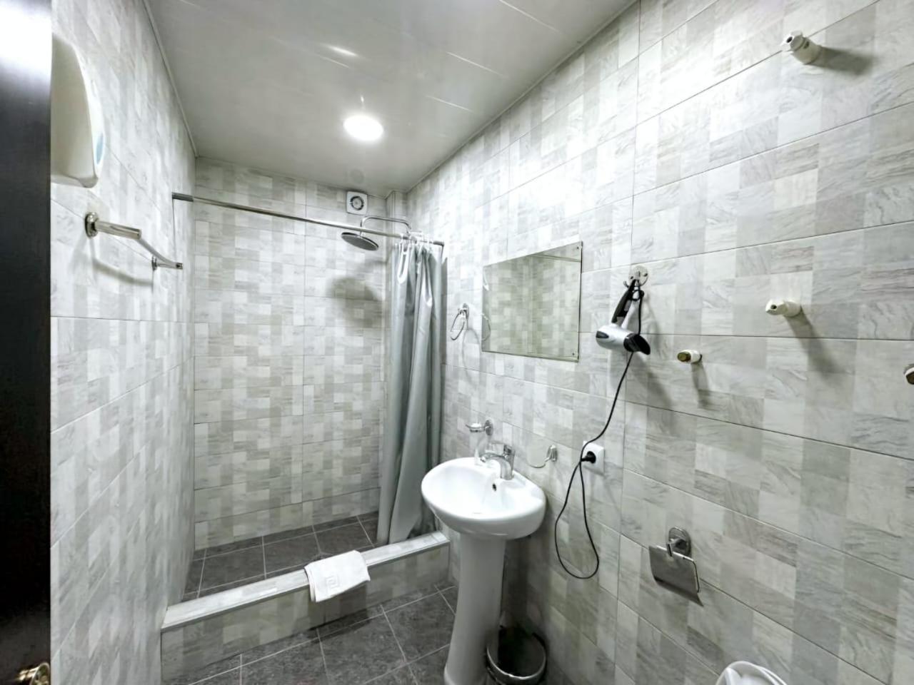 Hotel Home Тбилиси Екстериор снимка